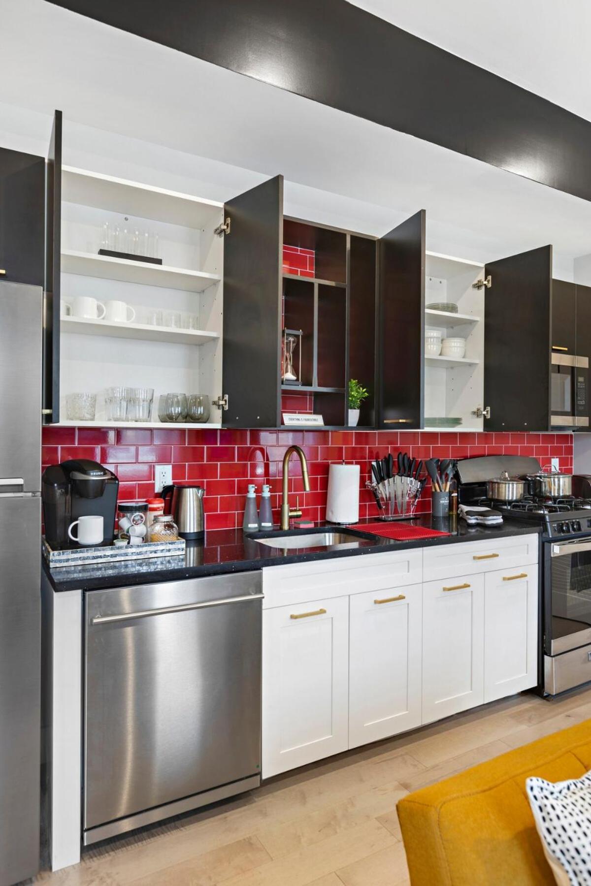 1a Prime Area Near Nyc And Ewr 98 Walk Score Apartment *