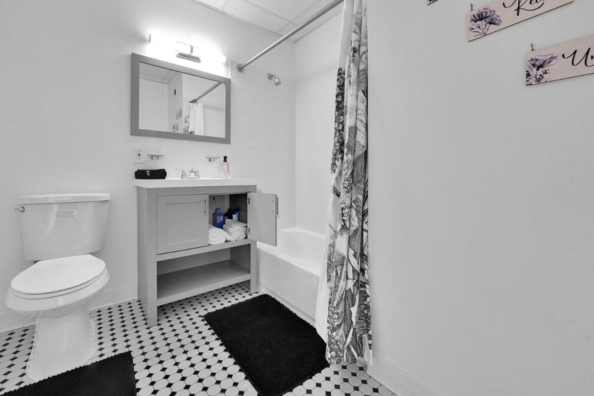 7a - Free Parking - King Bd - Ny 25min - Sleeps 8