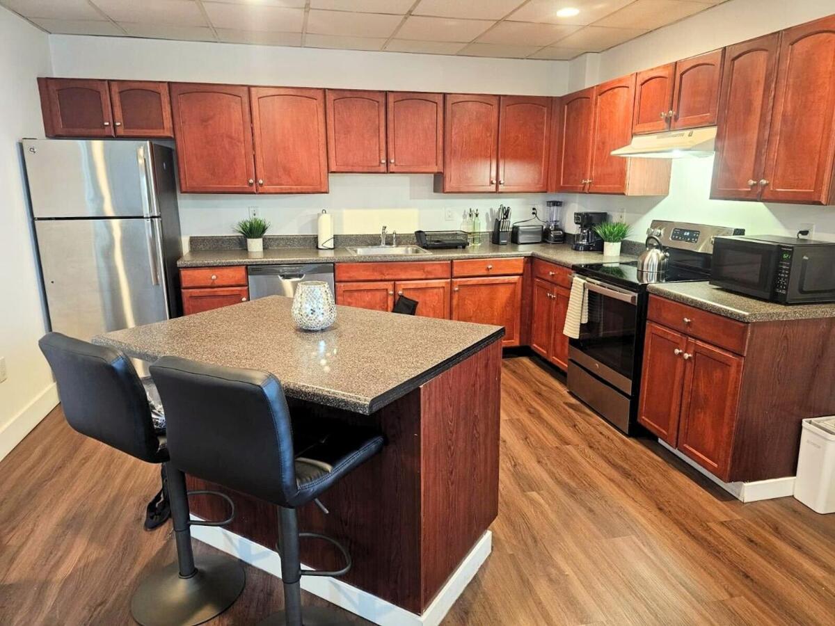 7a - Free Parking - King Bd - Ny 25min - Sleeps 8 *