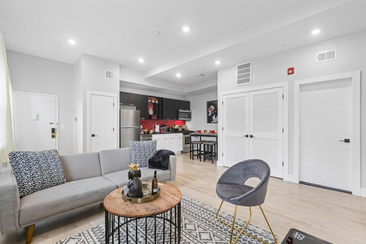 4 Near Downtown Apartment
