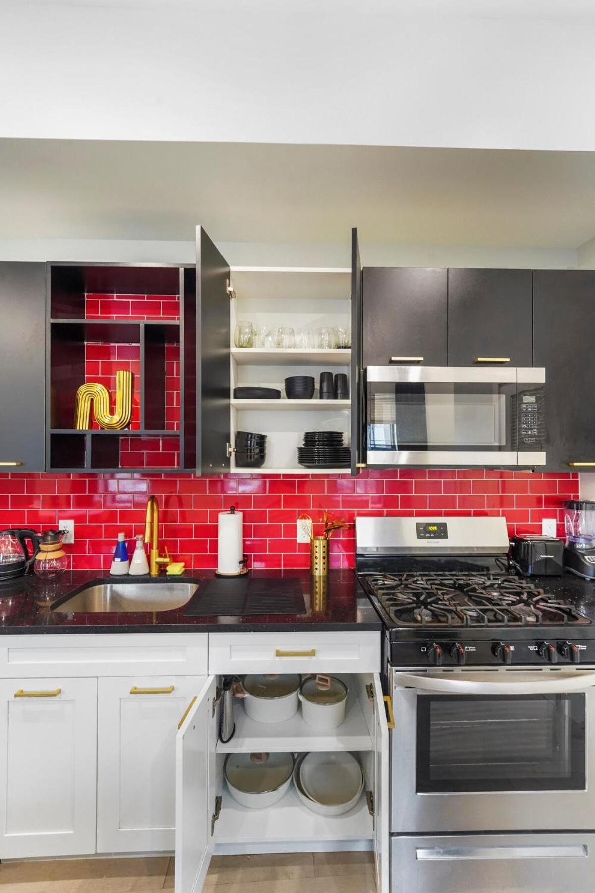 4br Duplex, Prime Location Apartment