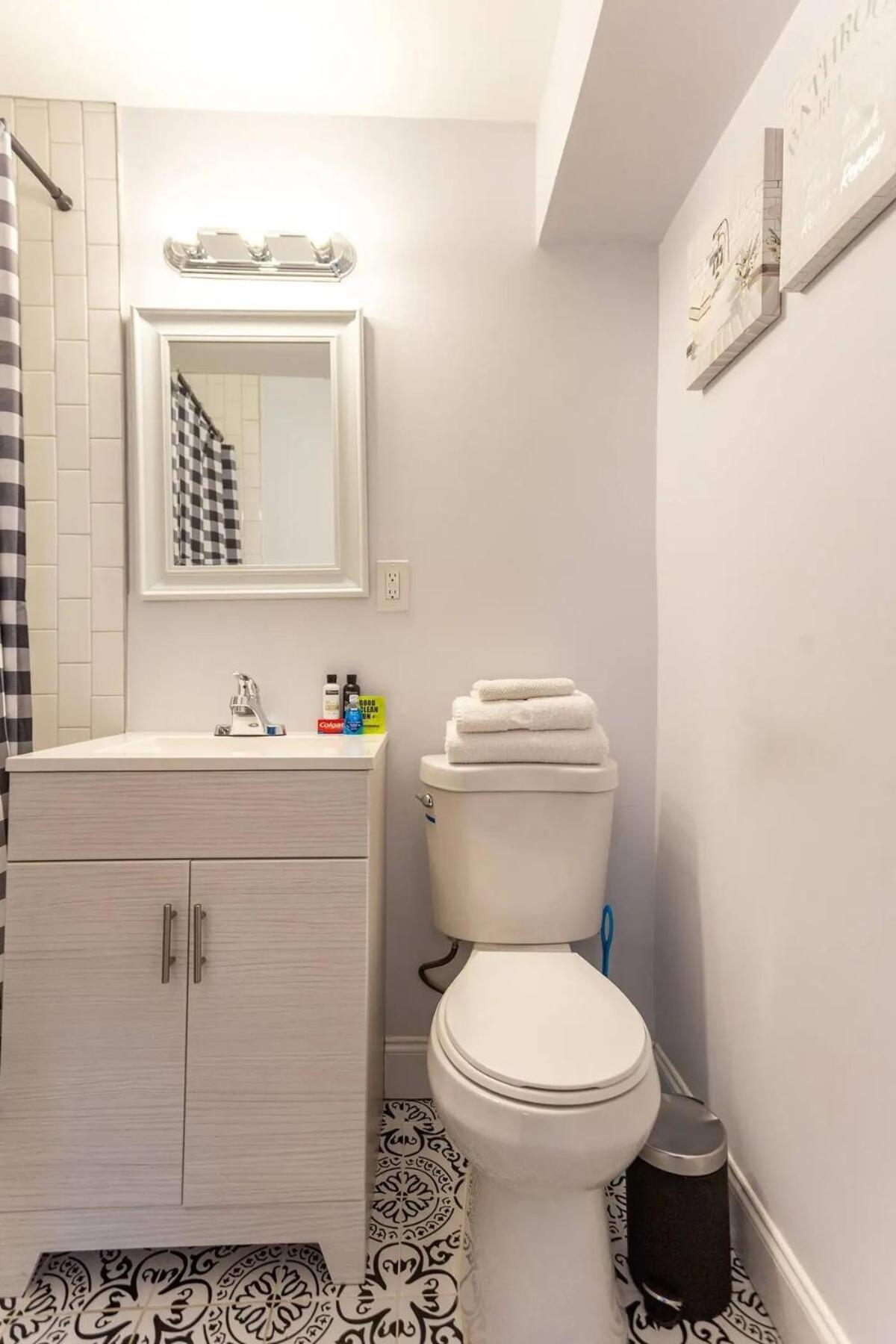 Spacious Cozy Retreat, Sleeps 10, Near Nyc & Ewr