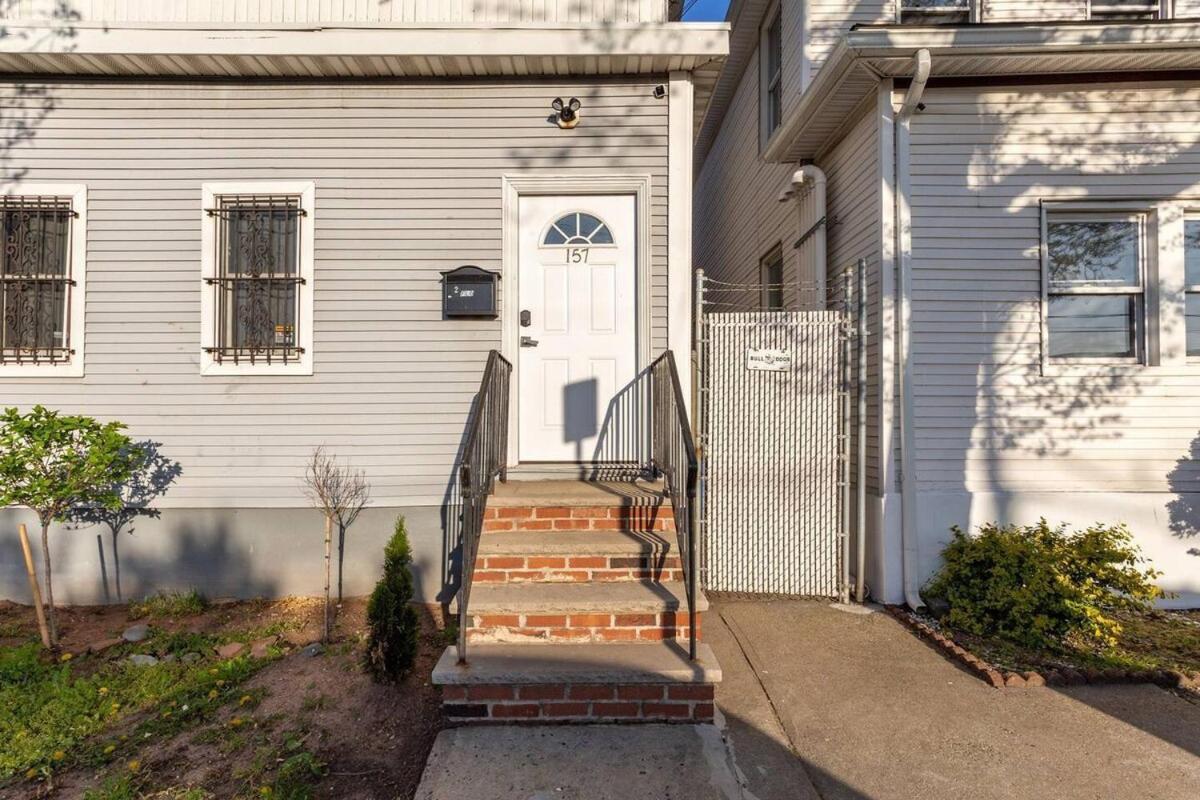 Spacious Cozy Retreat, Sleeps 10, Near Nyc & Ewr *