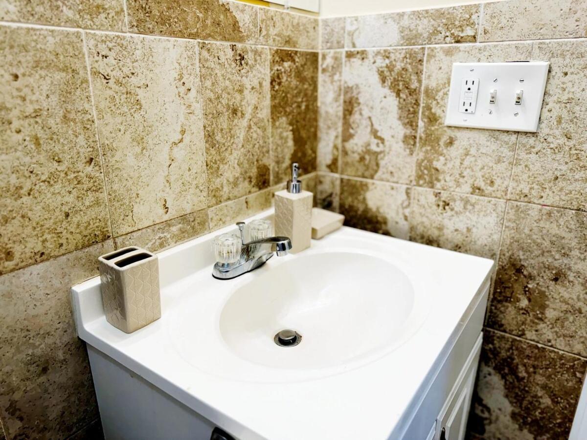 Nyc 2 Bed America Dream Mall Train Station * Newark