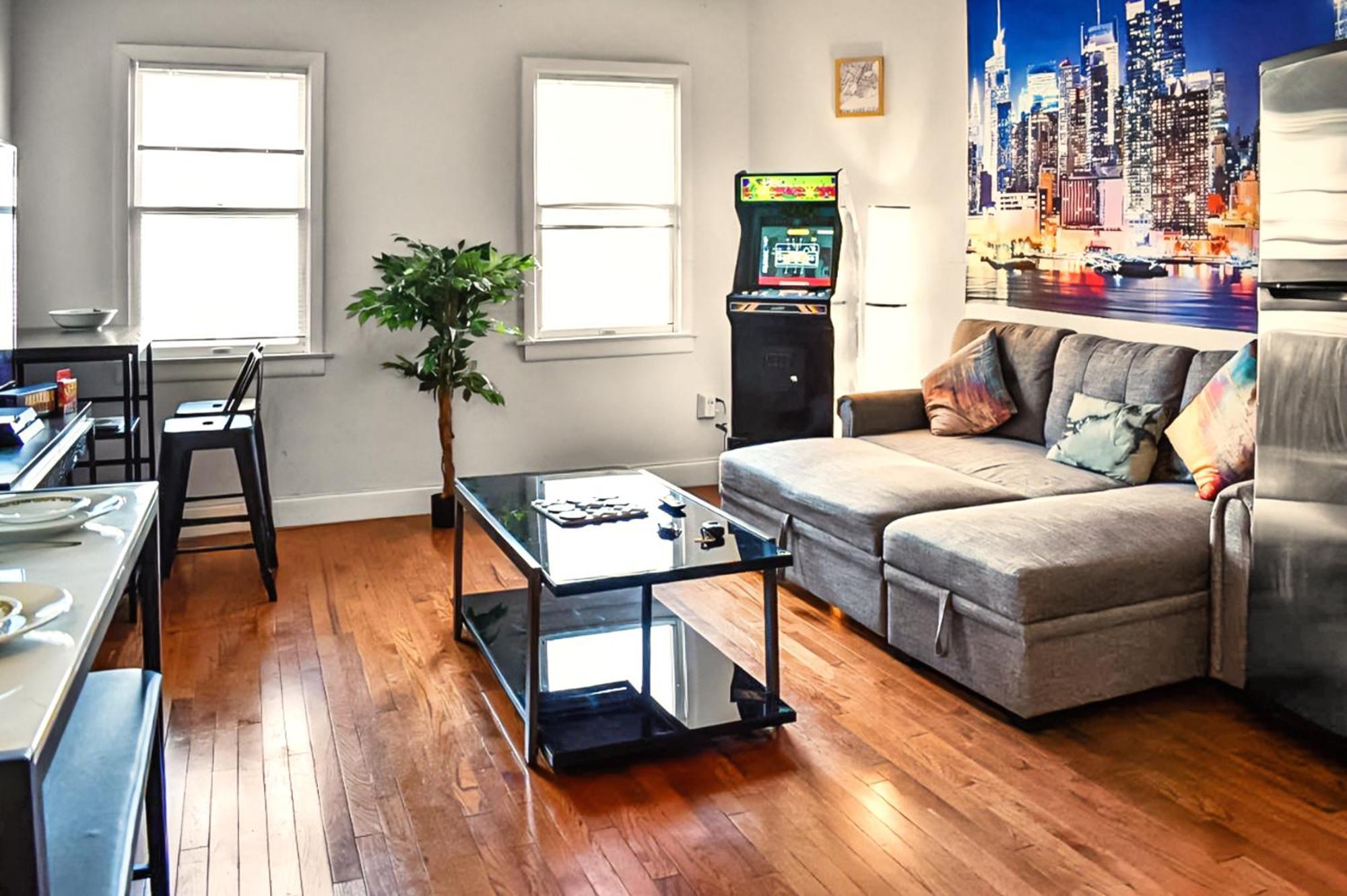 Spacious Cozy Retreat, Sleeps 10, Near Nyc & Ewr *