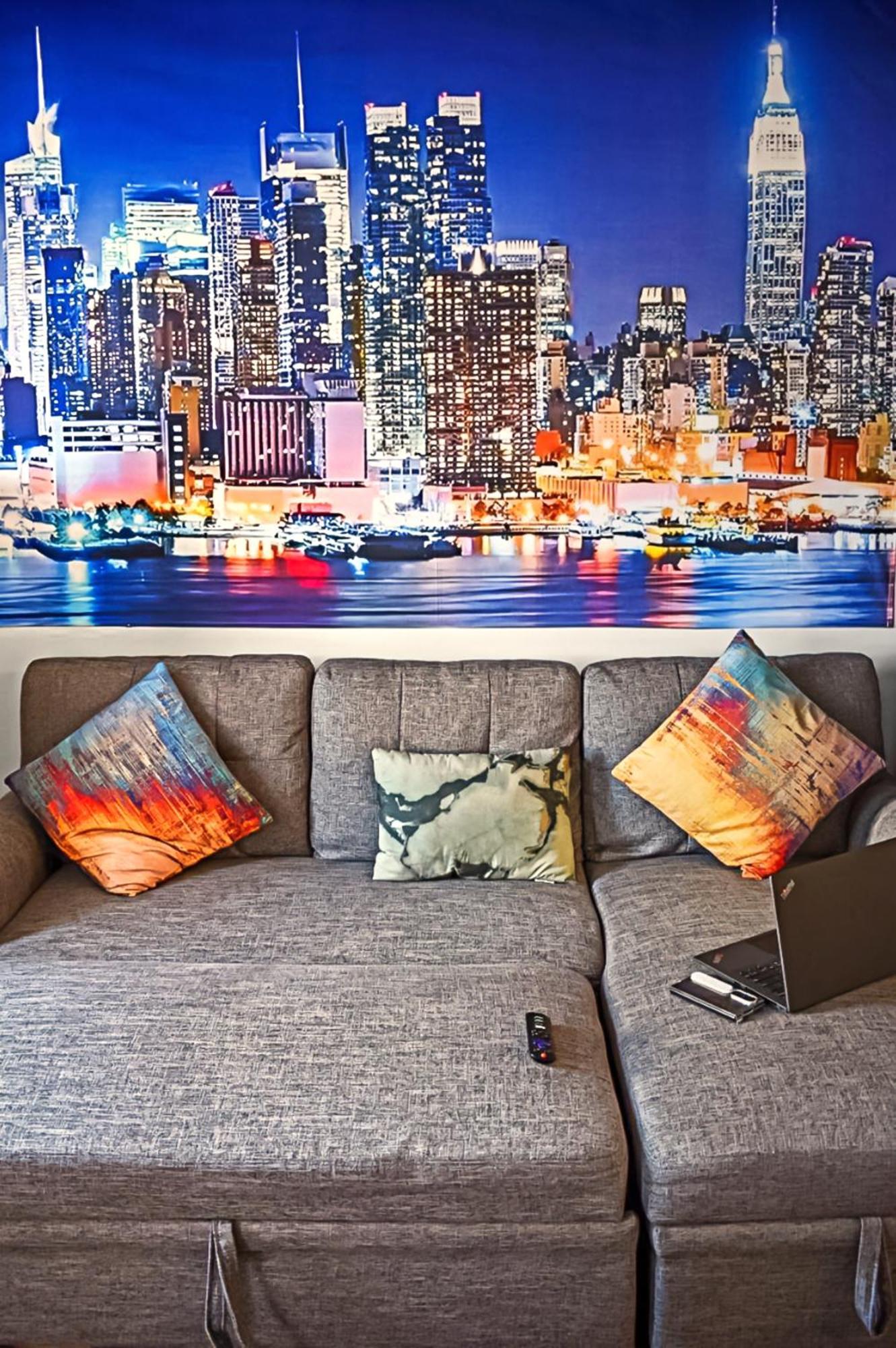 Spacious Cozy Retreat, Sleeps 10, Near Nyc & Ewr