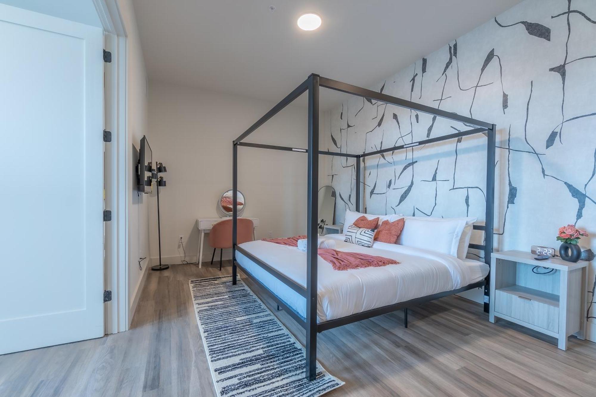 Apartment Rosy Retreat With Nyc Views By The Train, Free Parking, 3 Beds, 20 Percent Off 7 Days *