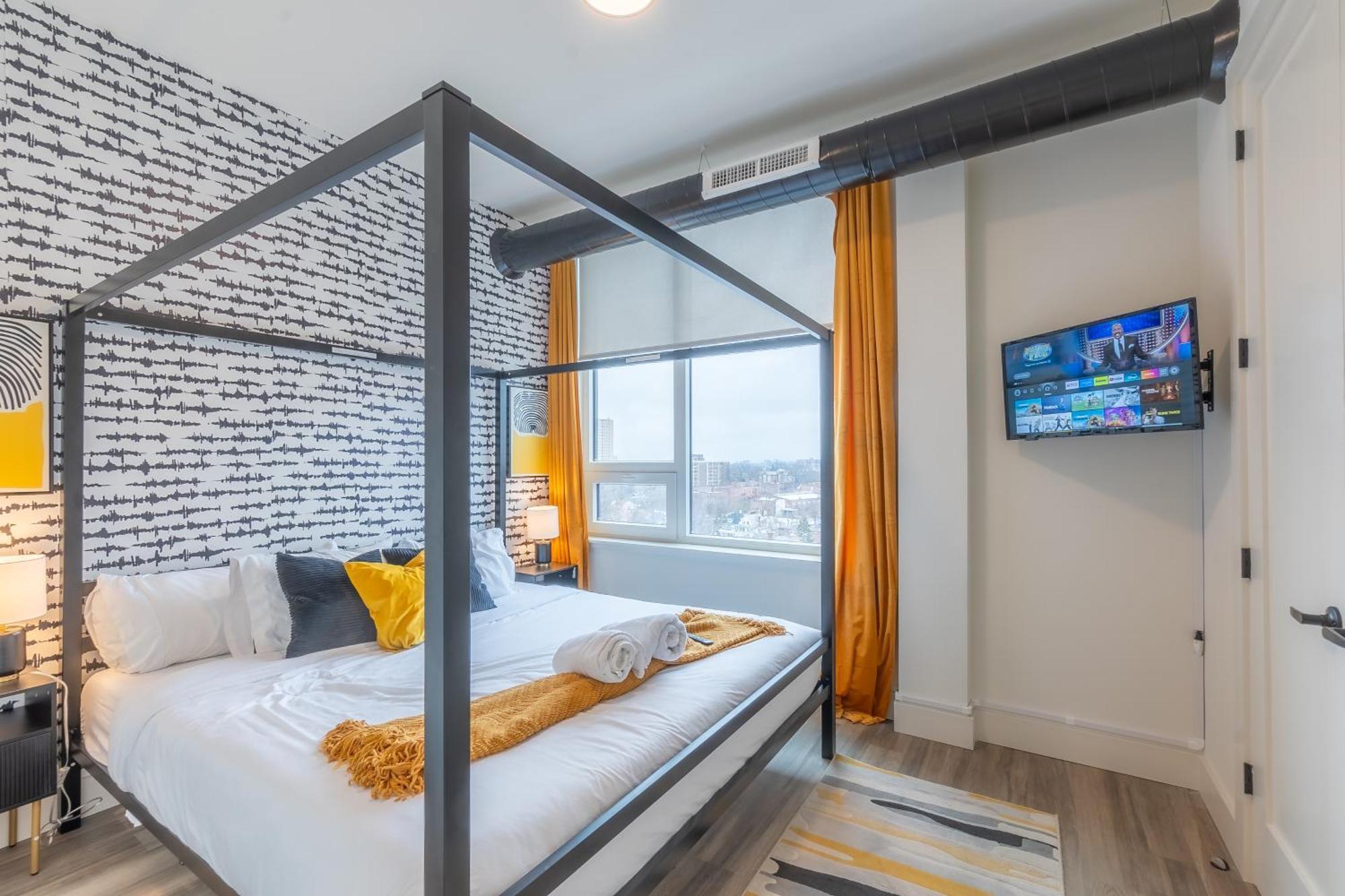 Bright And Bold Escape With Nyc Views And Free Parking, Sleeps 9 And 2 Baths Apartment