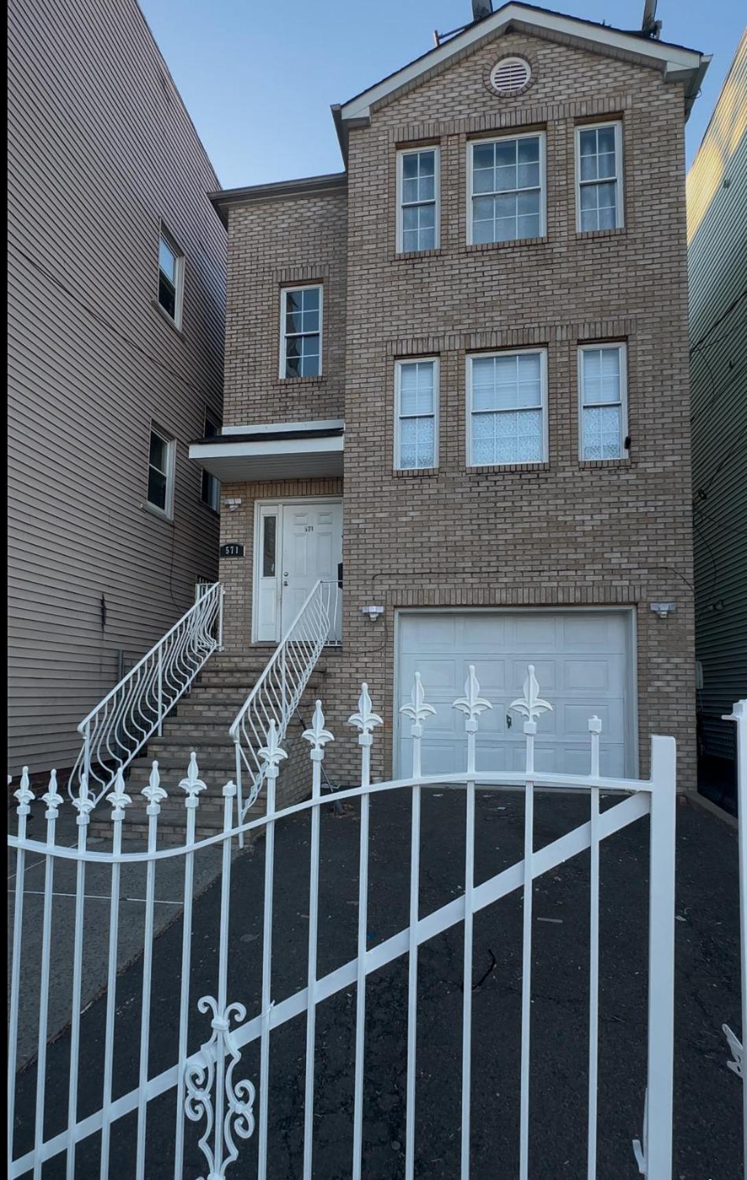 Apartment 5 Beds 3 Baths Near Ewr Nyc Dreammall Metlife *
