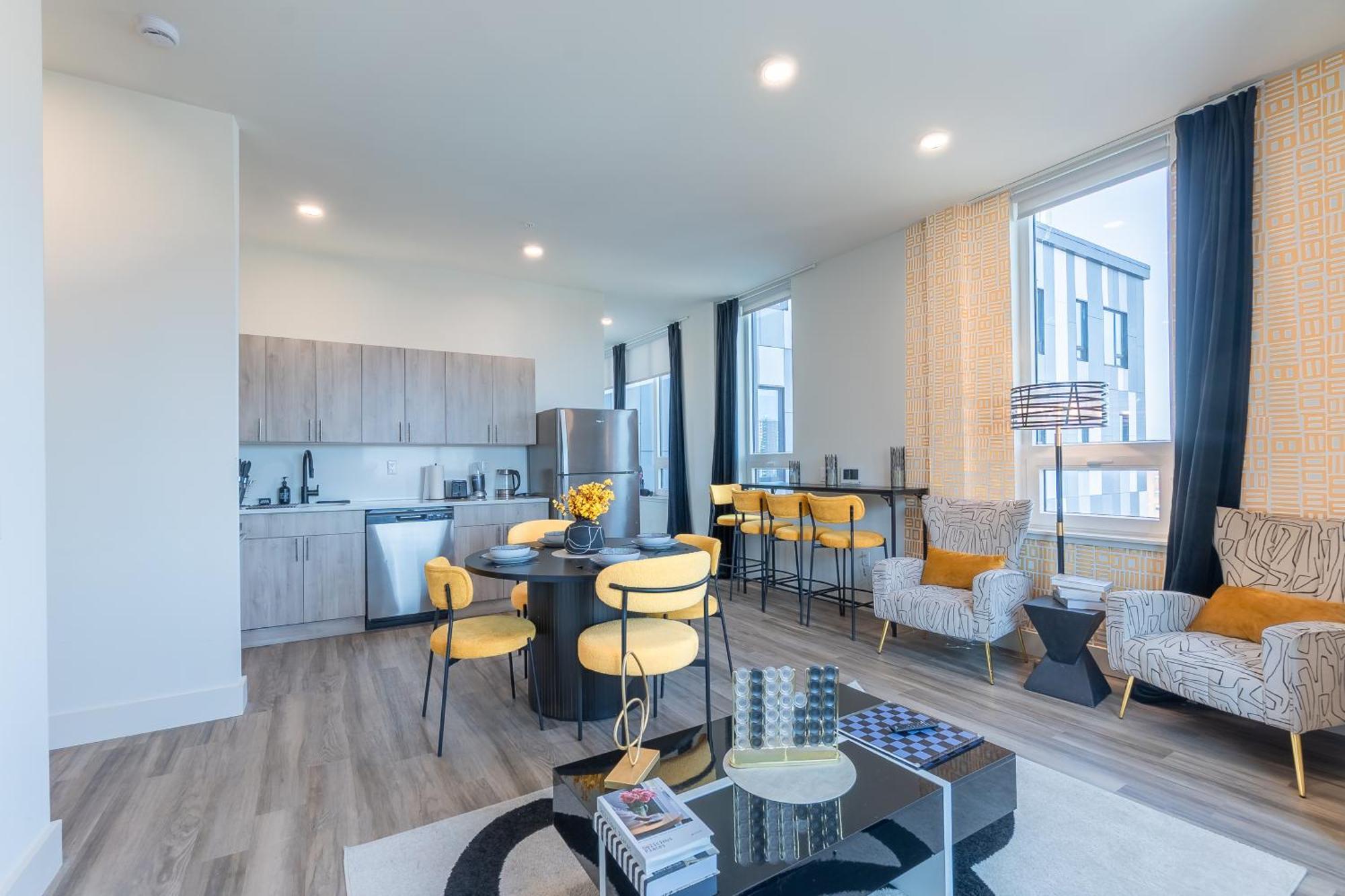 Apartment Bright And Bold Escape With Nyc Views And Free Parking, Sleeps 9 And 2 Baths