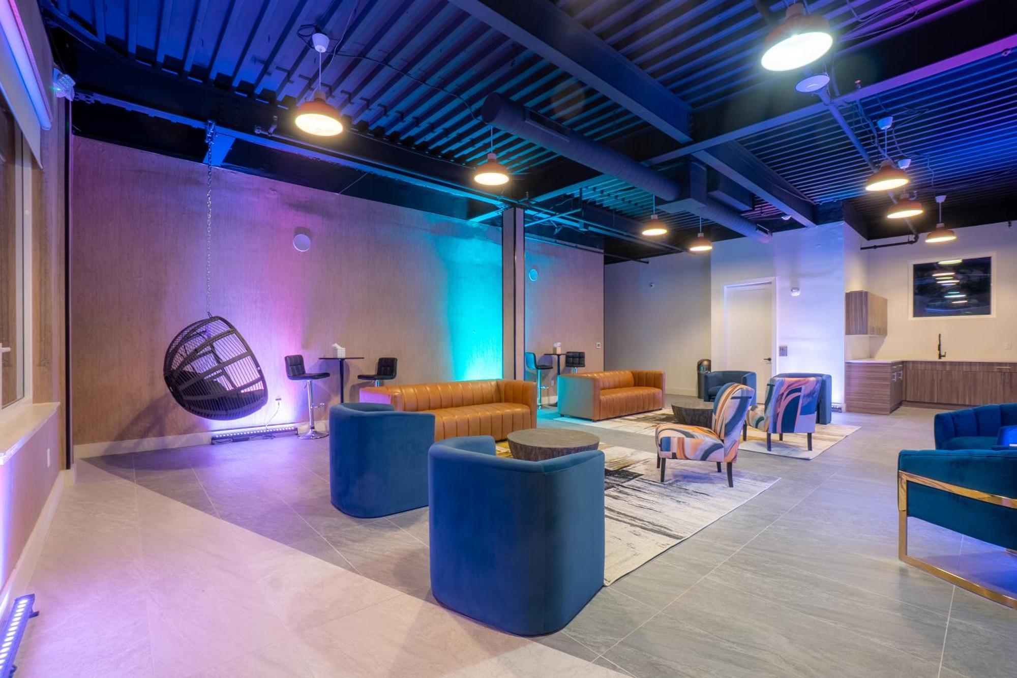 Apartment Bright And Bold Escape With Nyc Views And Free Parking, Sleeps 9 And 2 Baths *