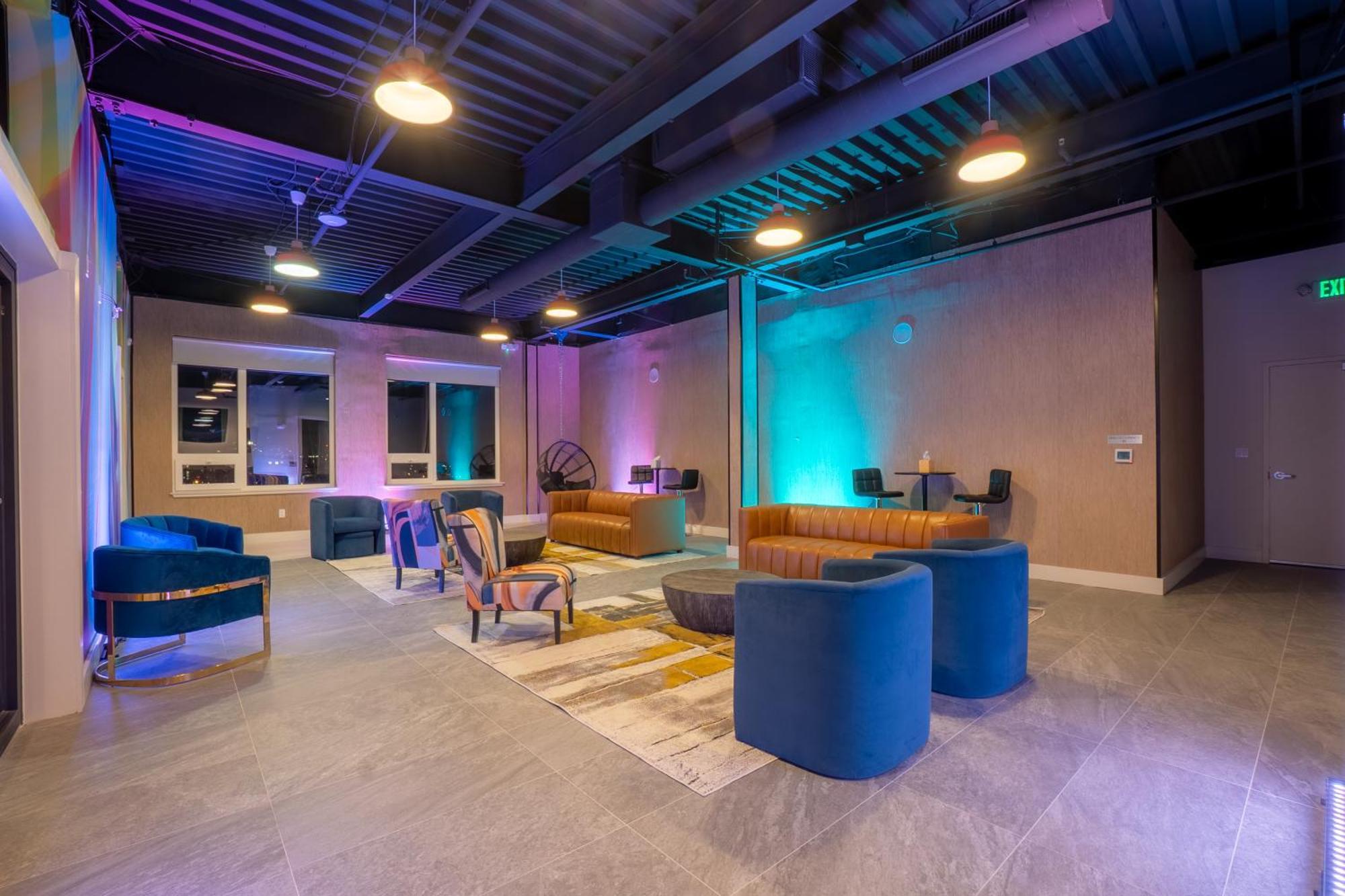 Apartment Bright And Bold Escape With Nyc Views And Free Parking, Sleeps 9 And 2 Baths *
