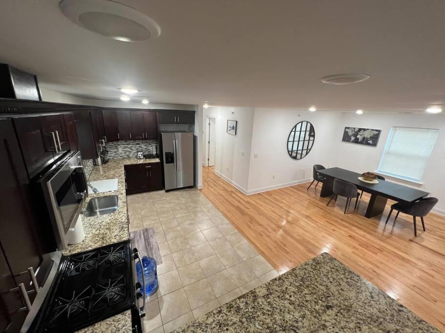 Holiday home Exuberant 3king 6 Mins Ewr/ Nyc