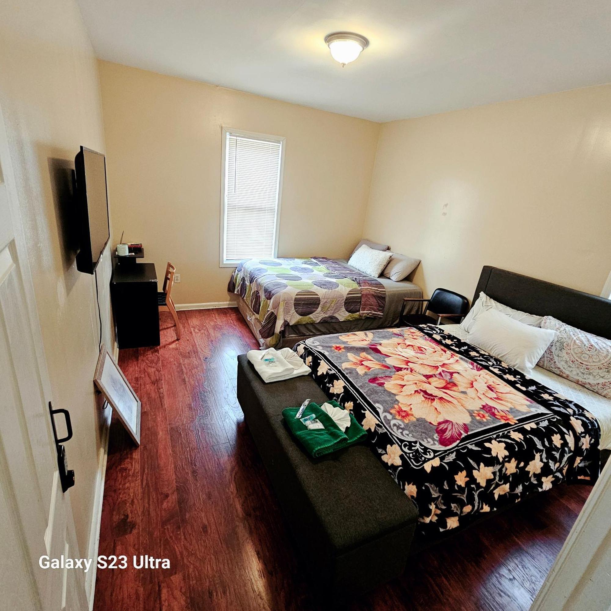 Guest house Divine & - 283 Lehigh Ave Newark