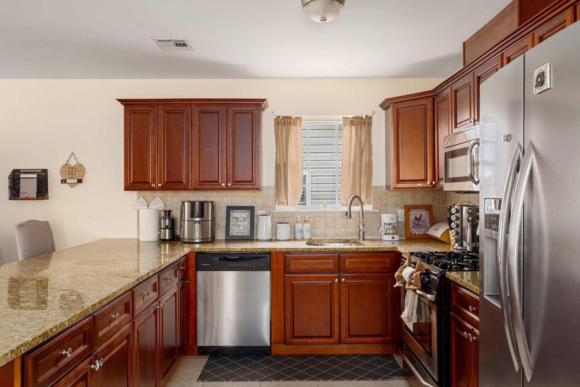 2nd Flr Gated With Gym Near Newark-penn Station
