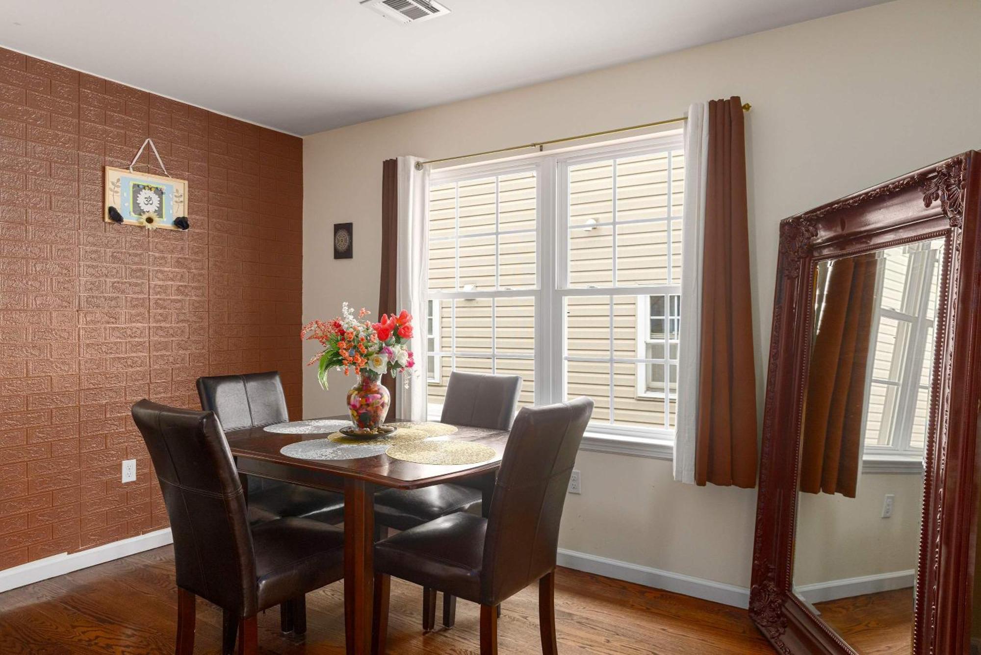 2nd Flr Gated With Gym Near Newark-penn Station Newark