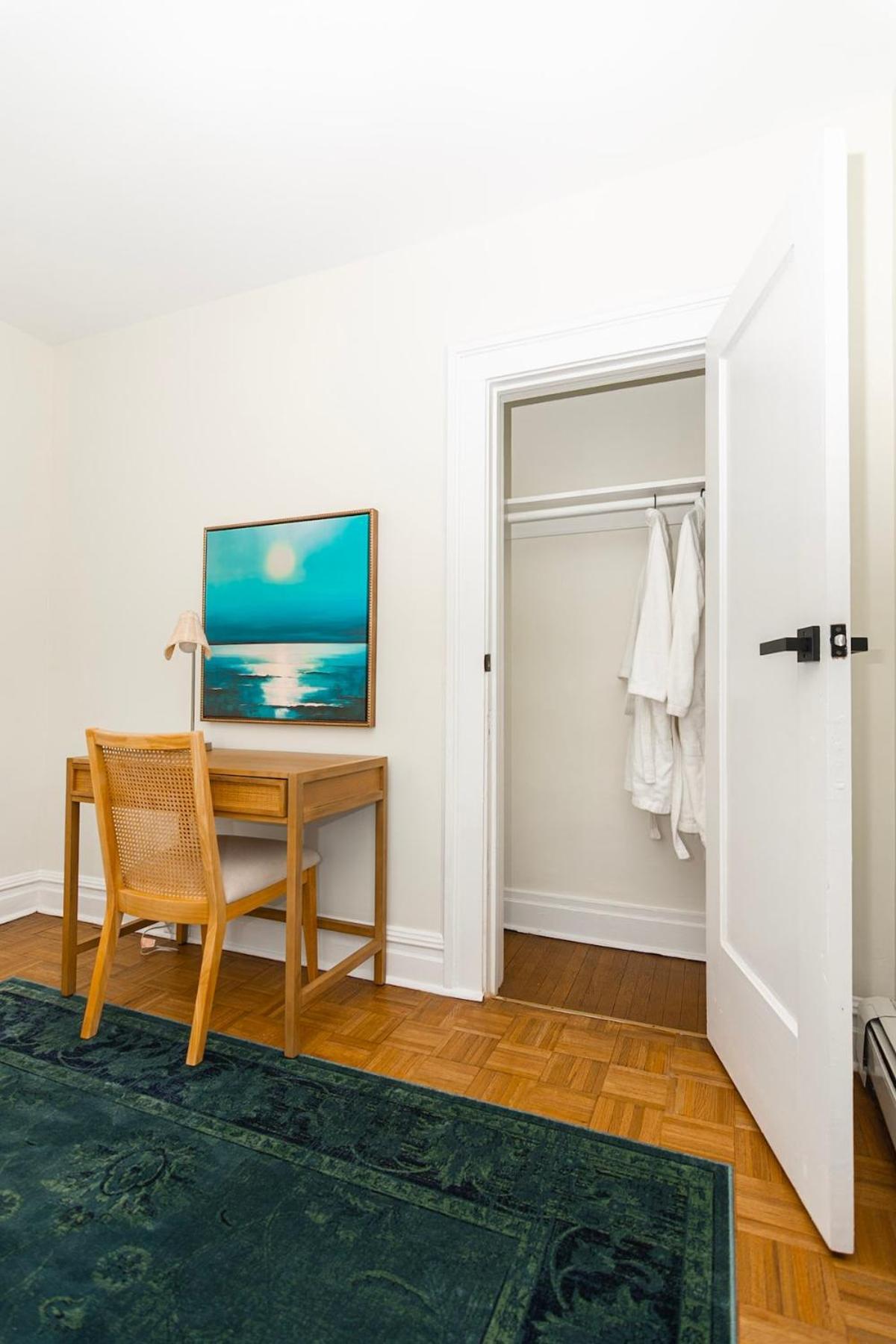 Holiday home Spacious Vibe Newark's Hidden Gem Newark