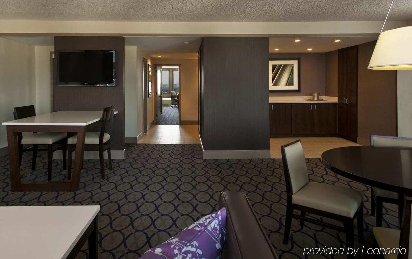 Doubletree By Hilton Penn Station, Nj Hotel