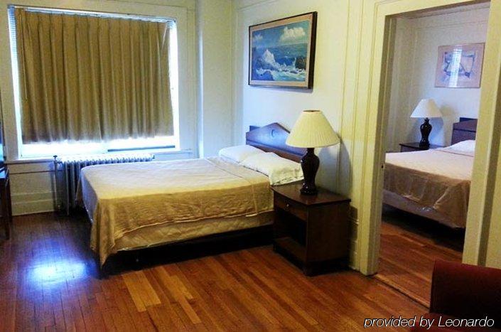 Riviera Hotel Newark