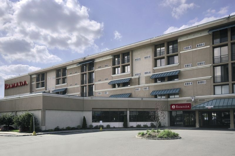 Wyndham Garden Airport Hotel