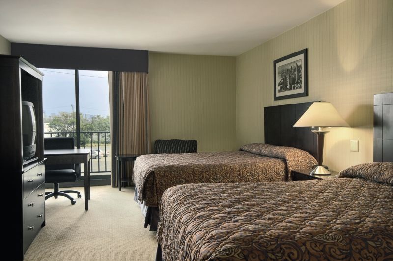 Hotel Wyndham Garden Airport 3*