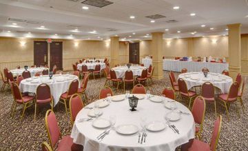 Hotel Wyndham Garden Airport 3*