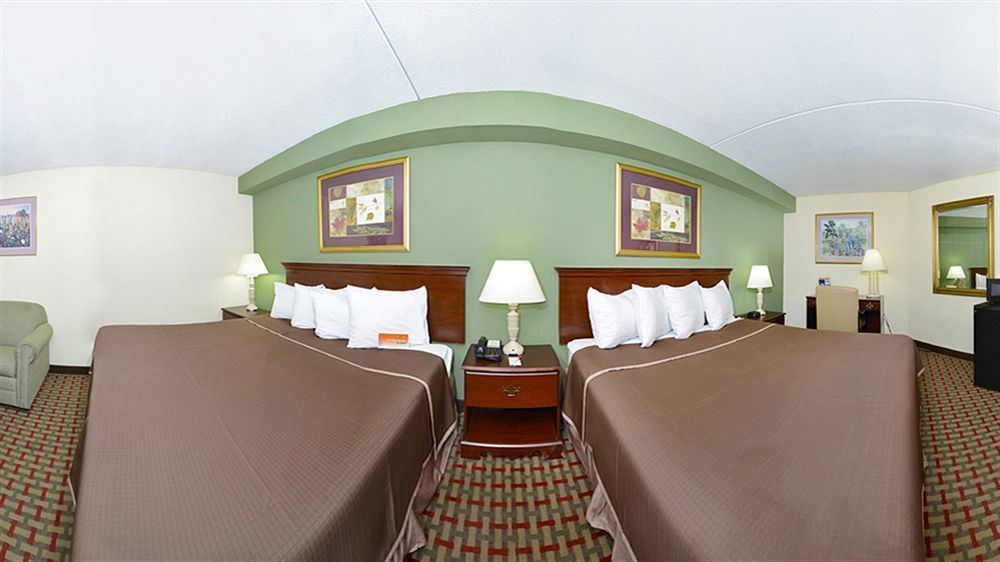 Hotel Howard Johnson By Wyndham Airport