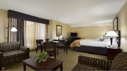 Wyndham Garden Airport Hotel 3*