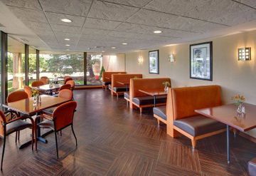 Hotel Wyndham Garden Airport 3*