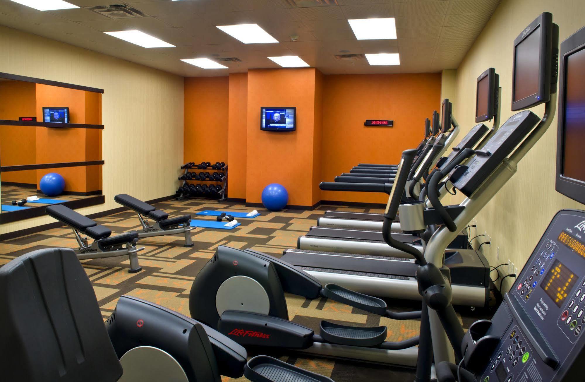 Courtyard By Marriott Downtown