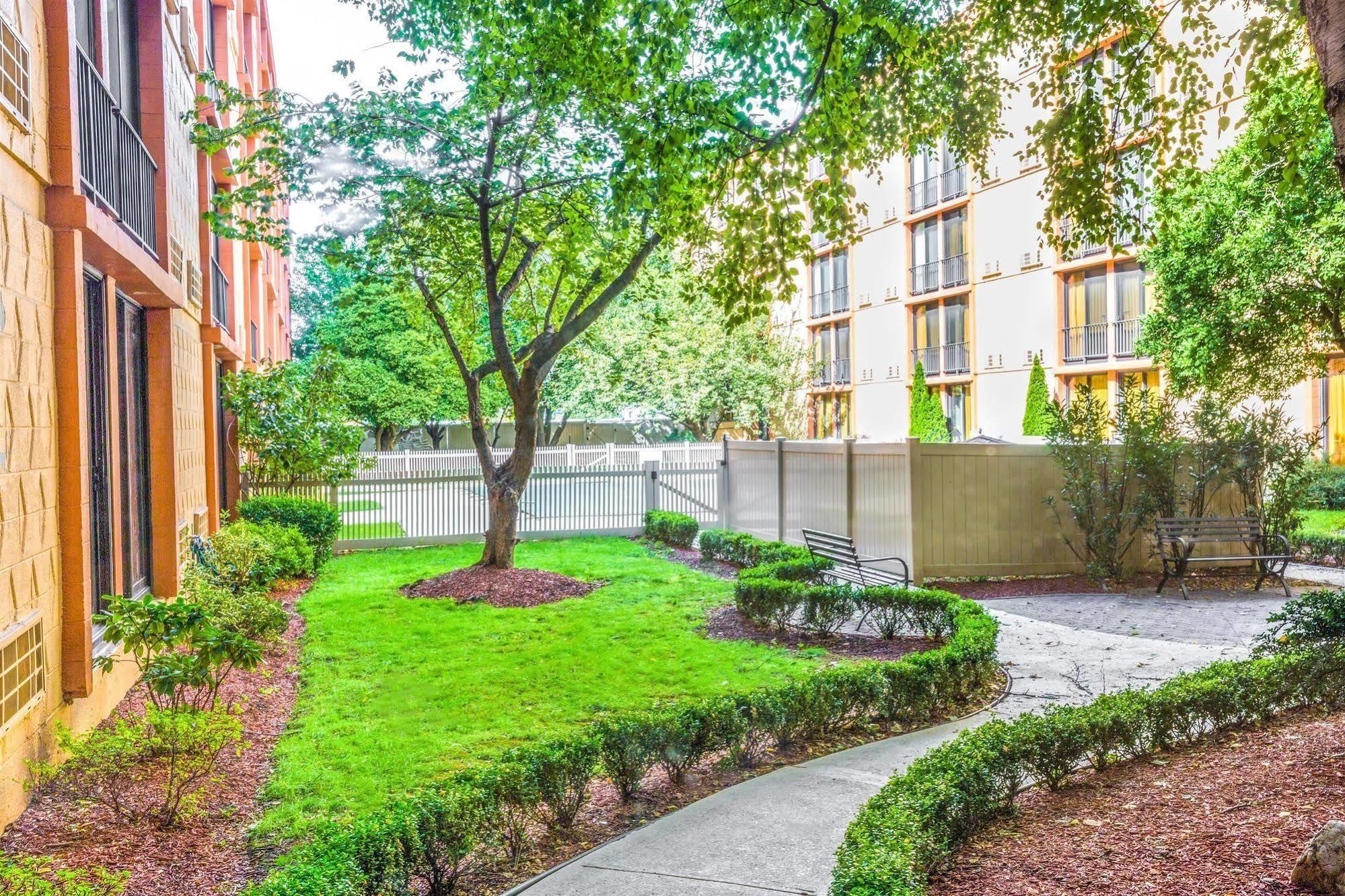Wyndham Garden Airport Hotel Newark