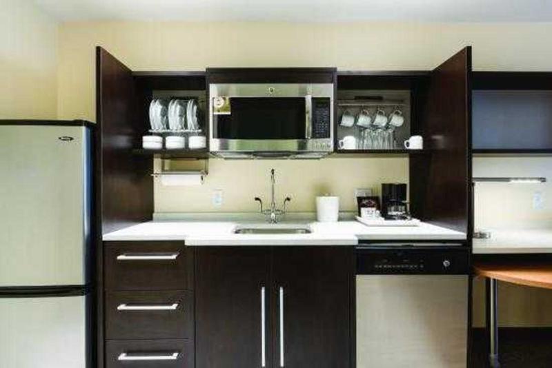 Home2 By Hilton Airport 3*