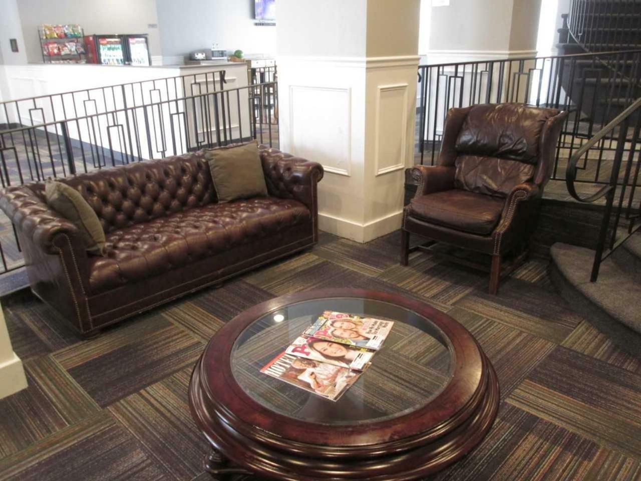 The Avenue 3* Newark