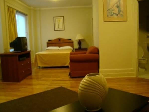 Riviera Hotel Newark