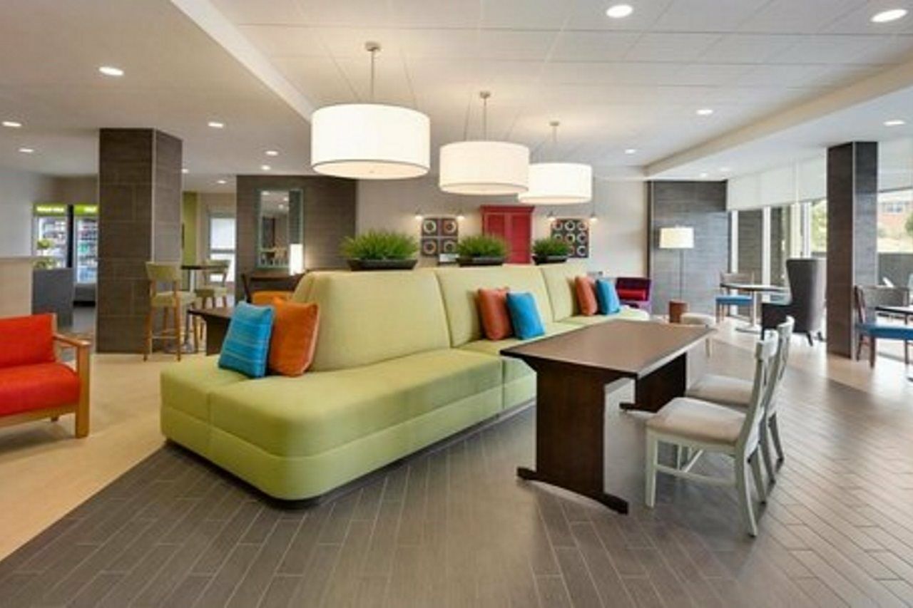 Home2 By Hilton Airport 3*
