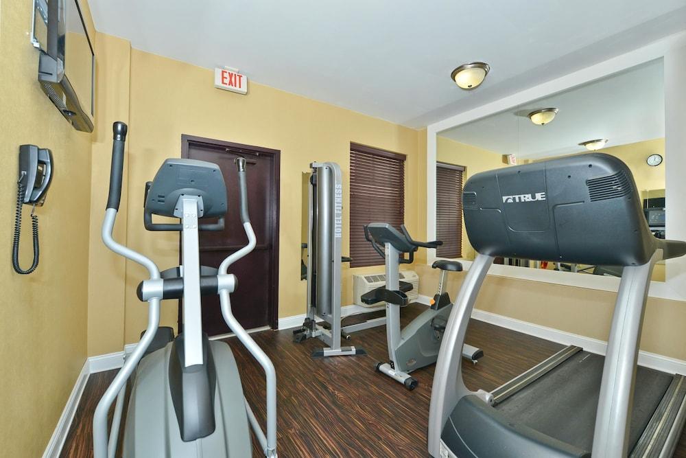 Western Airport West Hotel 3*