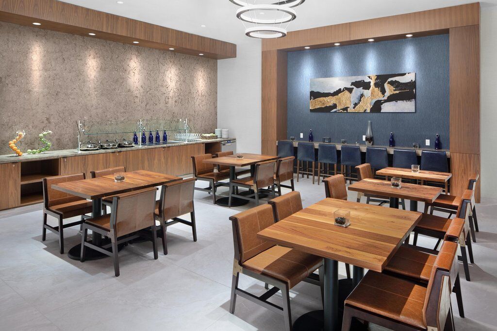 Doubletree By Hilton Airport 4*