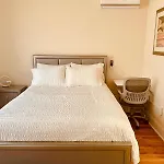 Ooohlala! 2 Beds And 2 Full Baths W/Free Parking