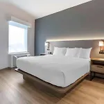 Comfort Inn & Suites Newark Liberty International Airport