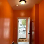 Fidelia Garnet Room, Queen Bed Minutes From Newark Liberty International Airport And Newark Penn Station