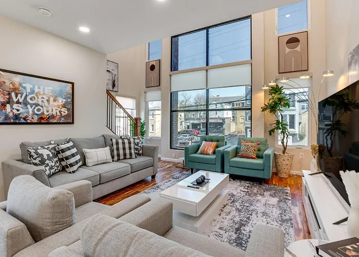 Luxe Newark Retreat With Rooftop Deck Pets Welcome!