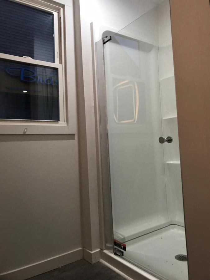 Modern Ironbound With Kitchen-fasttraintonyc-onestoptoairport