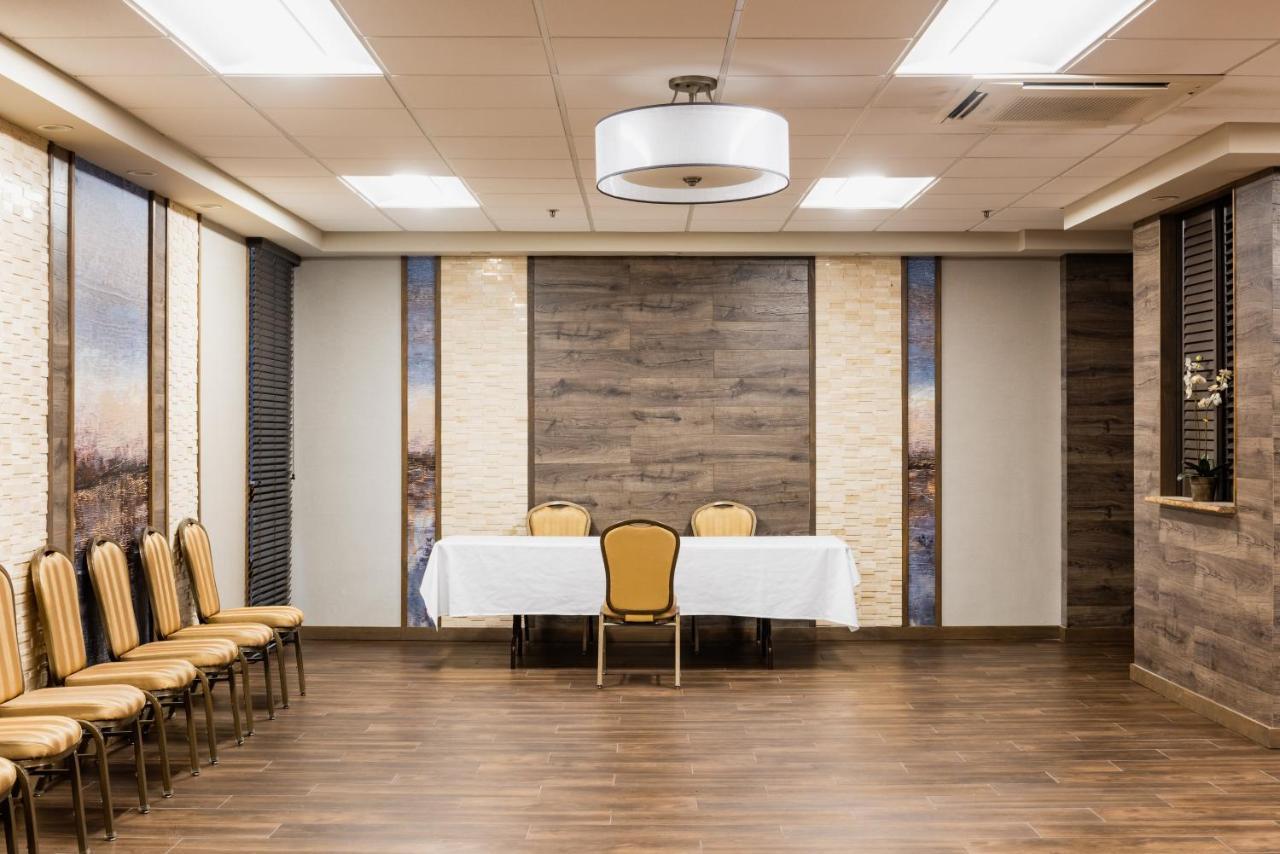 International Airport Hotel