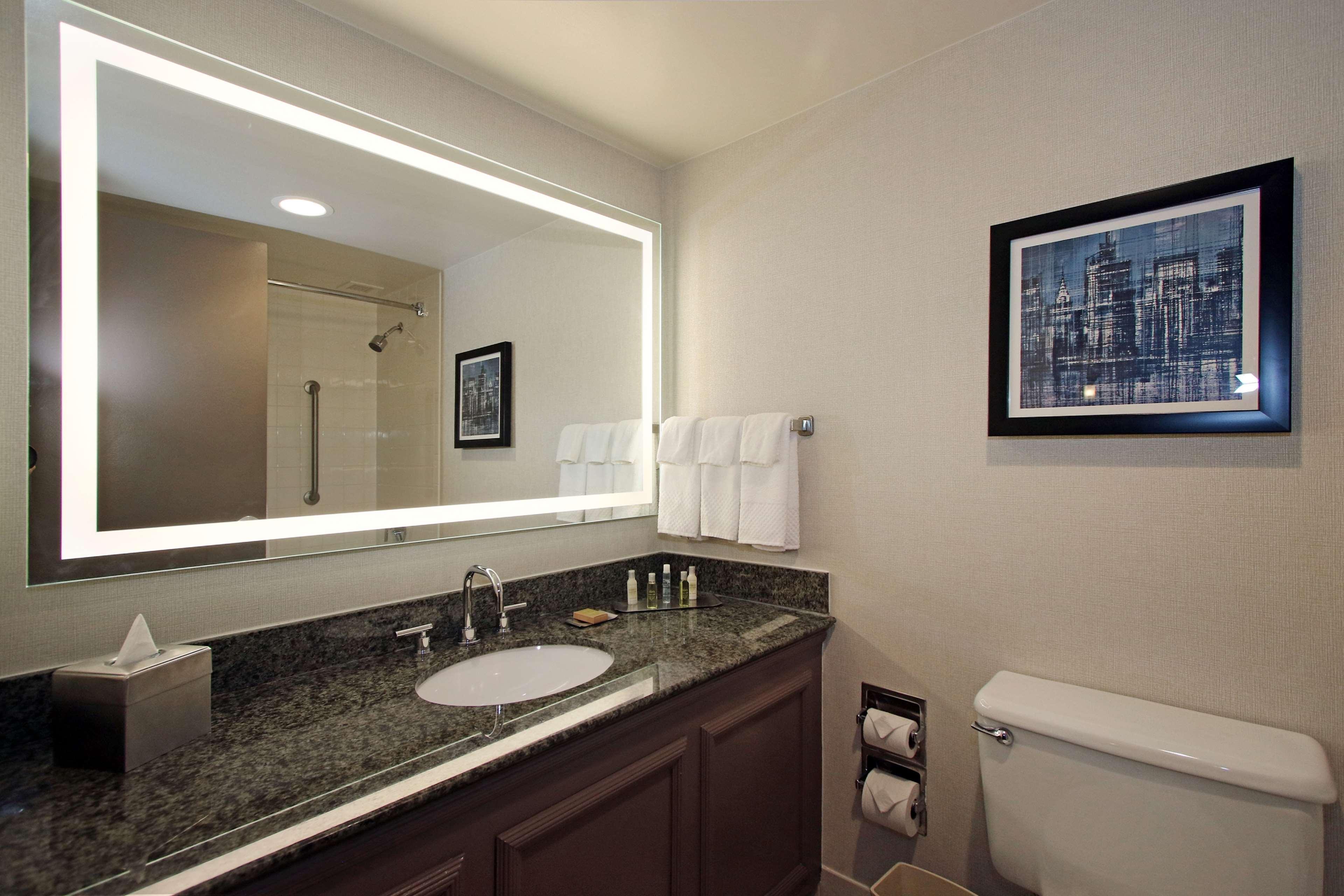 Doubletree By Hilton Airport 4*