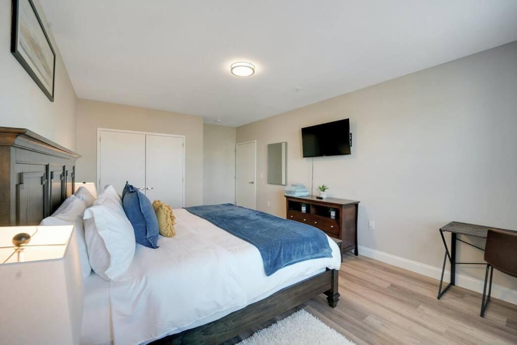Beautiful 2br Apt/ewr Airport/king /free Parking * Newark