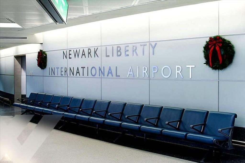 Beautiful 2br Apt/ewr Airport/king /free Parking Newark