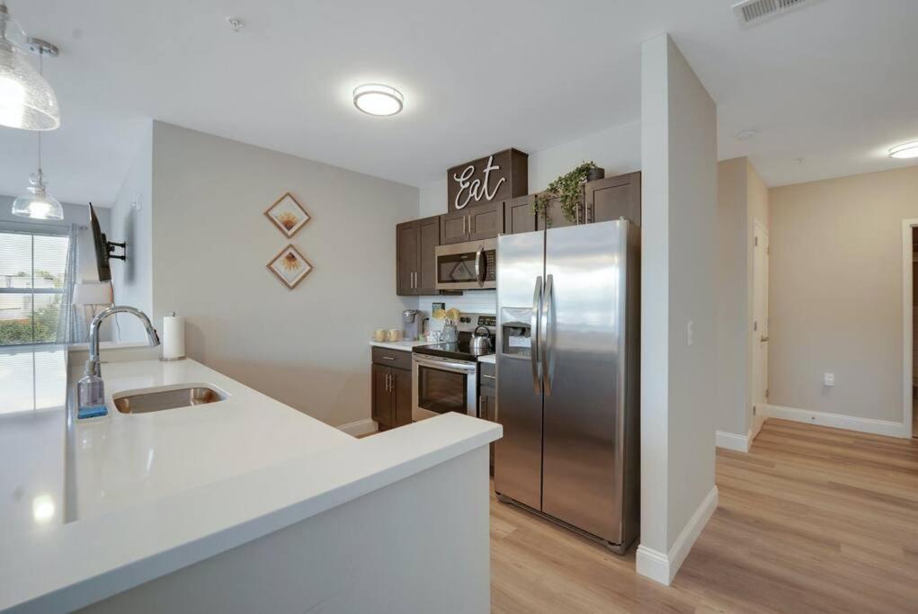 Beautiful 2br Apt/ewr Airport/king /free Parking Apartment