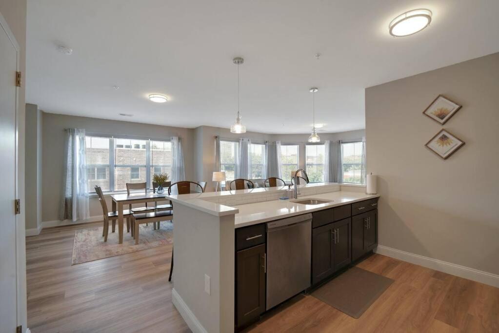 Apartment Beautiful 2br Apt/ewr Airport/king /free Parking Newark