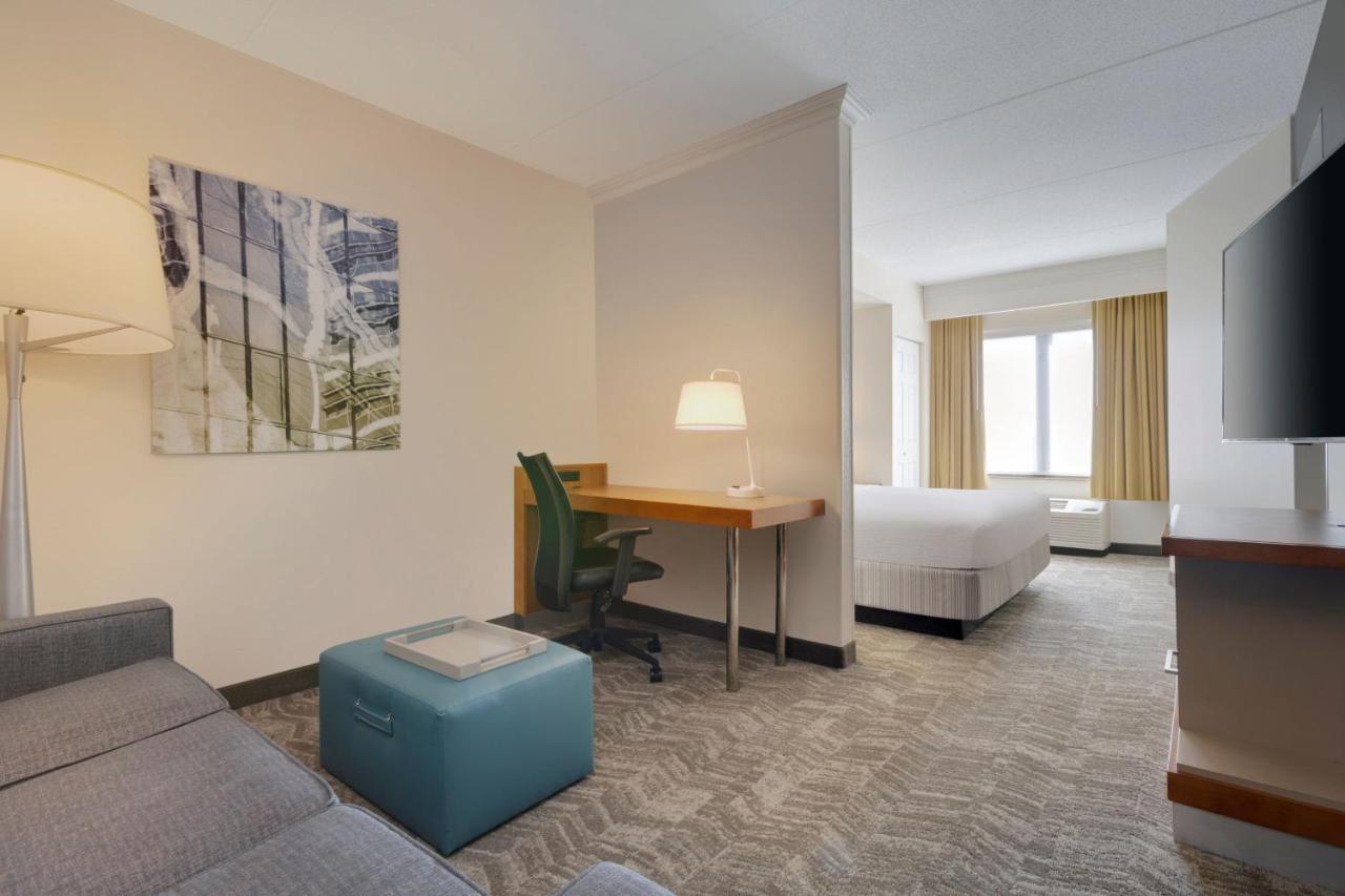Hotel Springhill By Marriott International Airport 3*