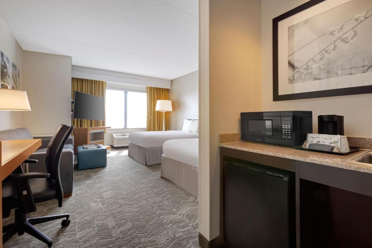 Springhill By Marriott International Airport Hotel